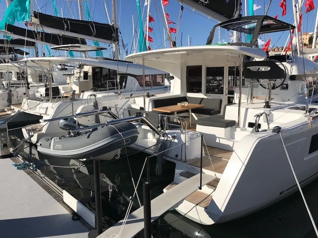 Charter a 11.74m Lagoon 40 in Porto Rotondo