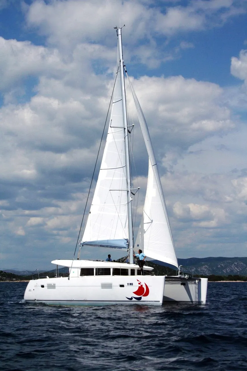 MH 27 Charter Boat