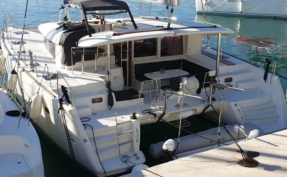 Pagomo nayan Charterboot - 4