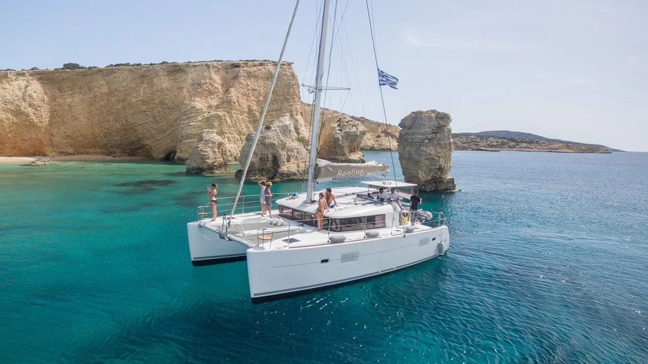 Rent a 11.97m Boat in Naxos Town