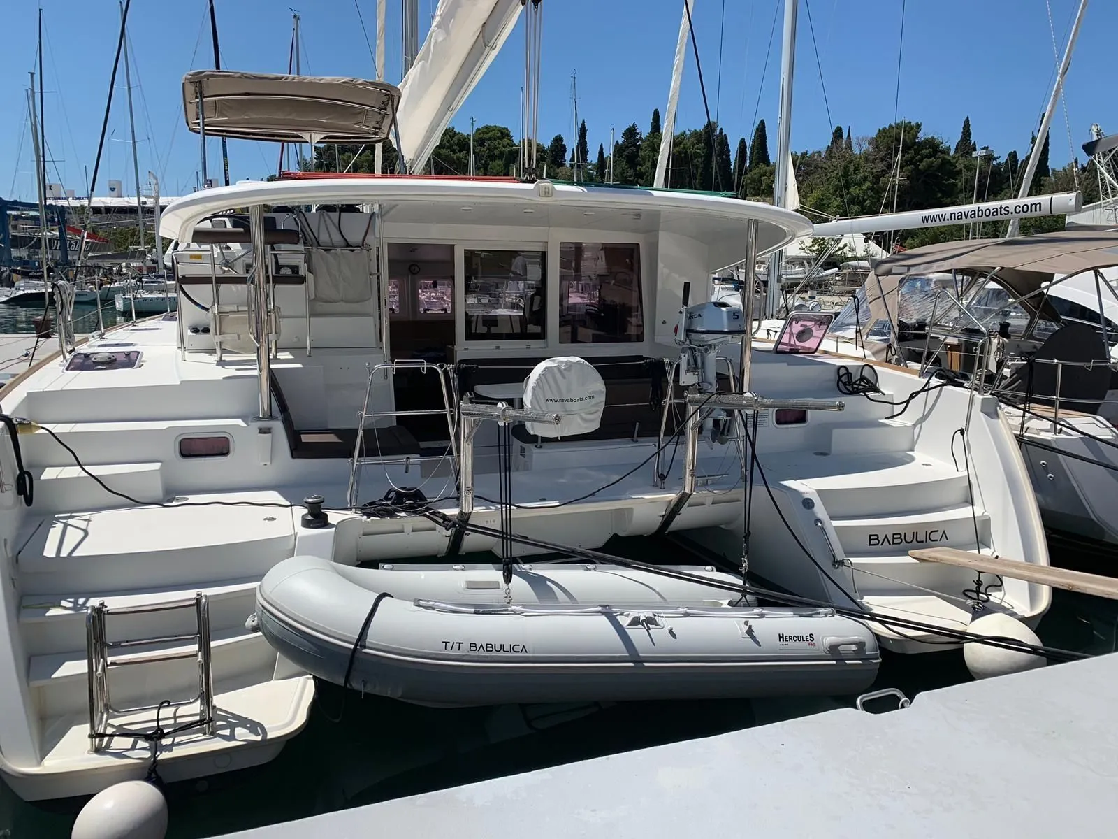 Rent a 11.97m Catamaran Lagoon 400 S2 in Split