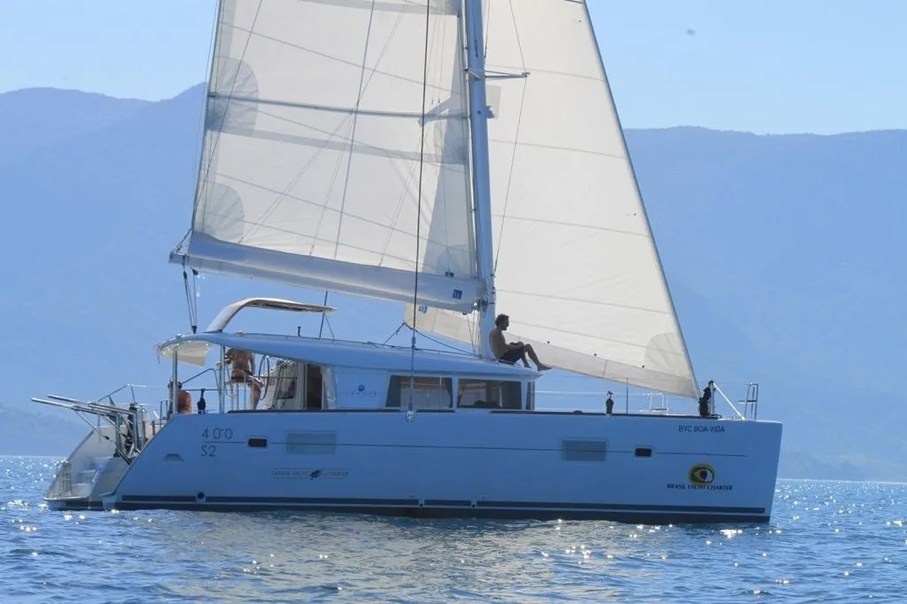 Rent a 11.97m Lagoon 400 S2 Catamaran in Angra dos Reis