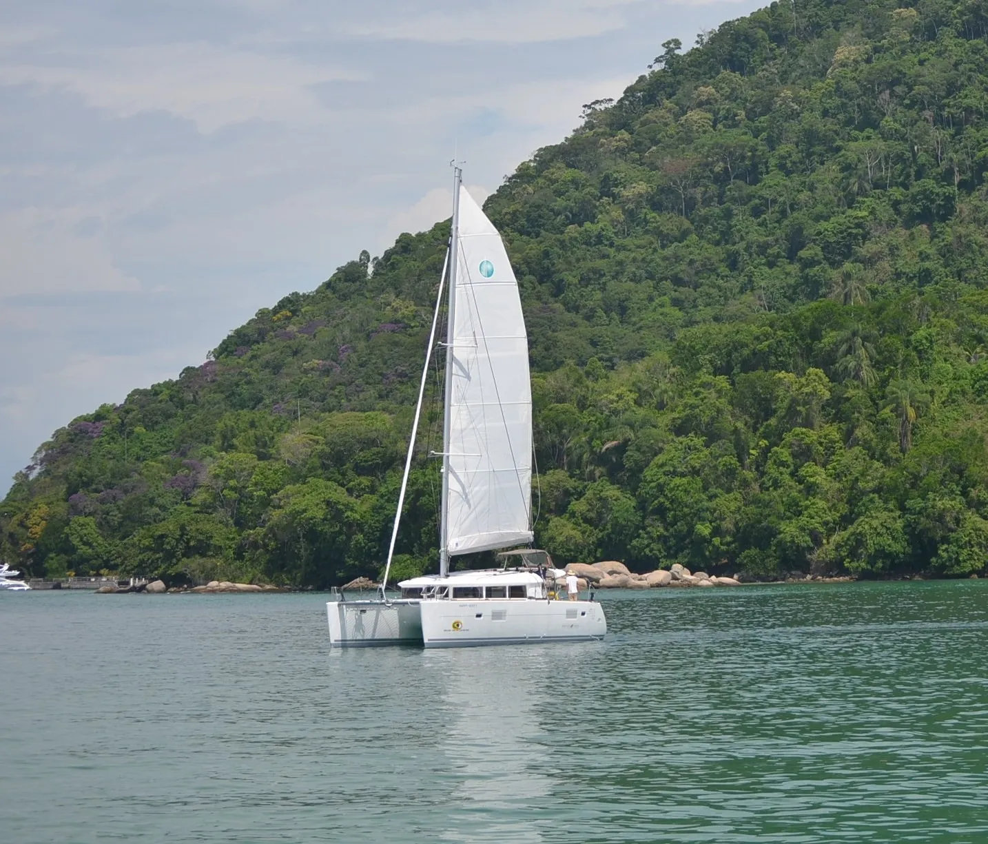 Rent a 11.97m Lagoon 400 S2 Catamaran in Angra dos Reis
