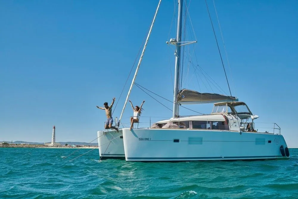 Isea one Charter Boat