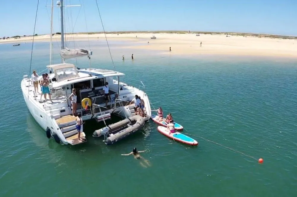Isea one Charter Boat