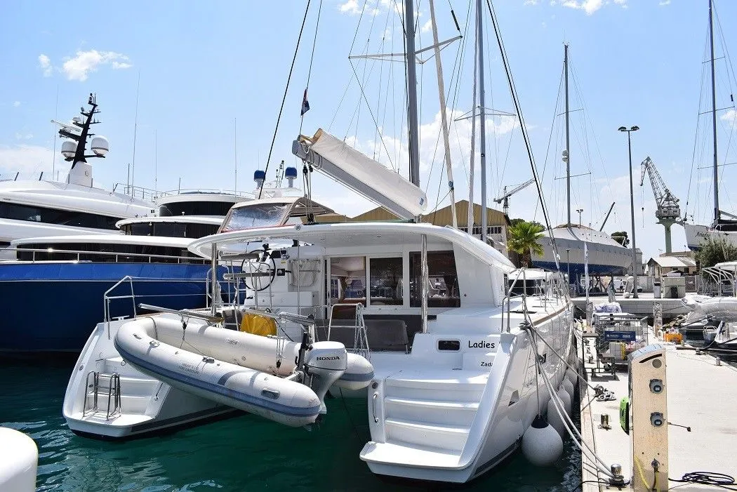 Rent a 11.97m Lagoon 400 S2 in Rogoznica