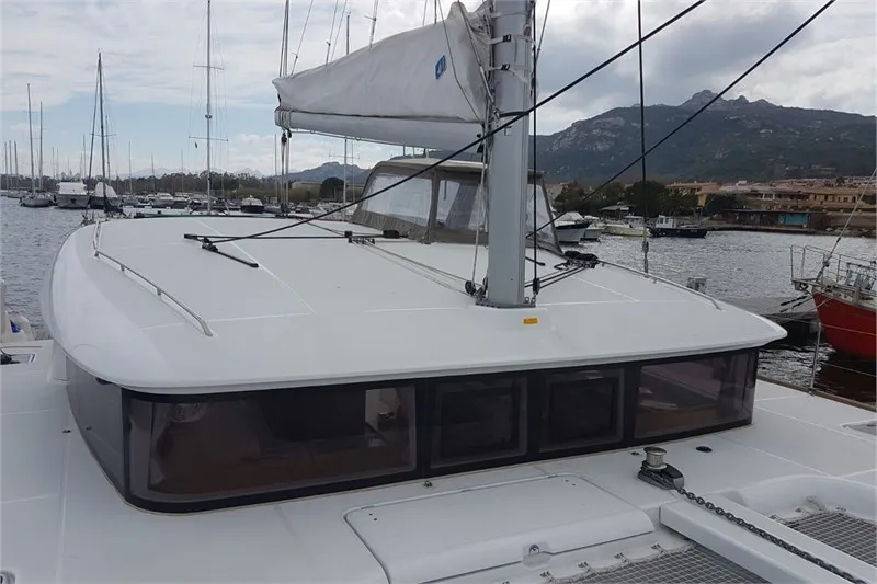 Charter a 11.97m Lagoon 400 S2 Catamaran in Porto Rotondo