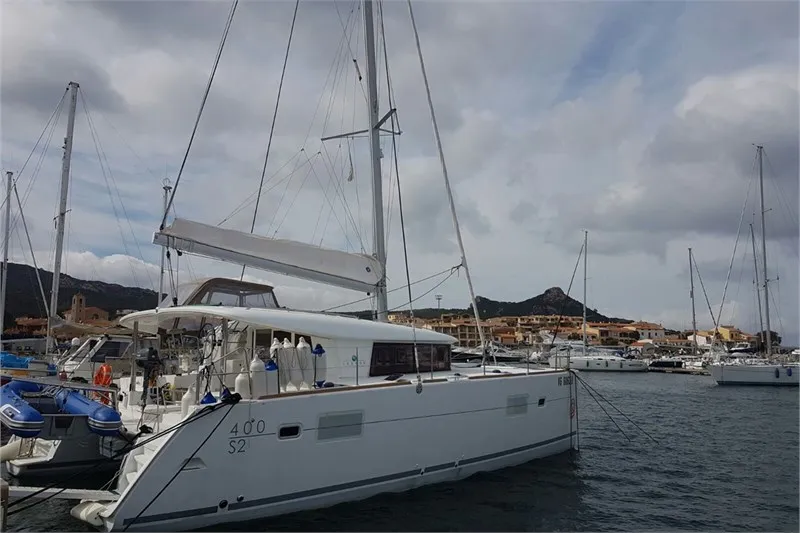 Charter a 11.97m Lagoon 400 S2 Catamaran in Porto Rotondo
