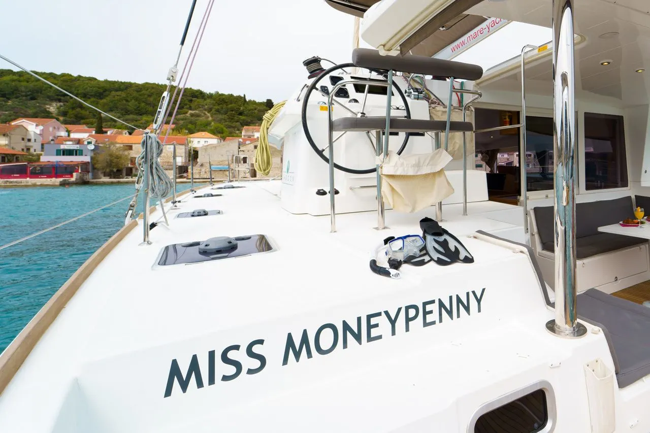 Miss Moneypenny лодка на прокат - 4