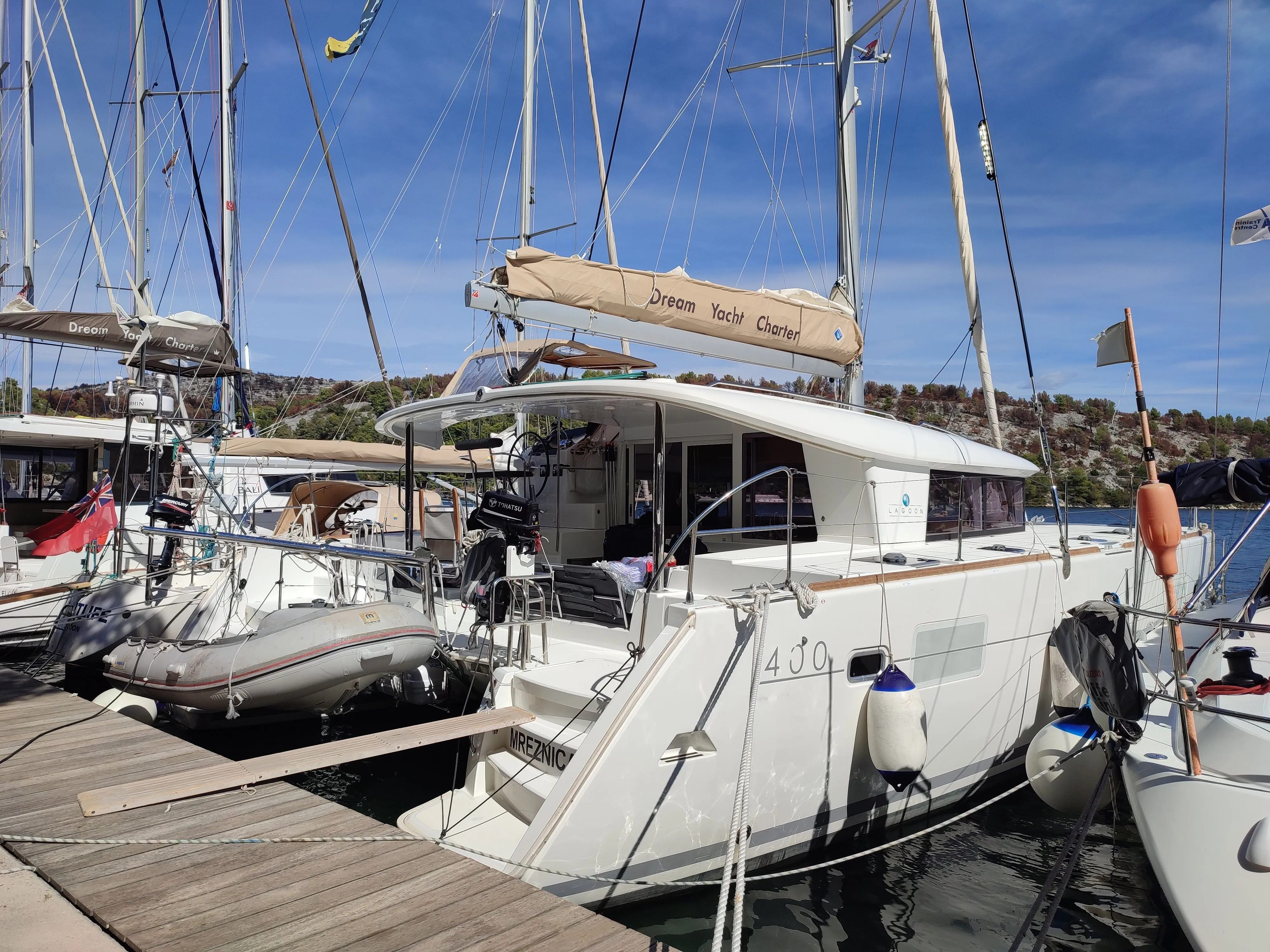 Mreznica Charter Boat