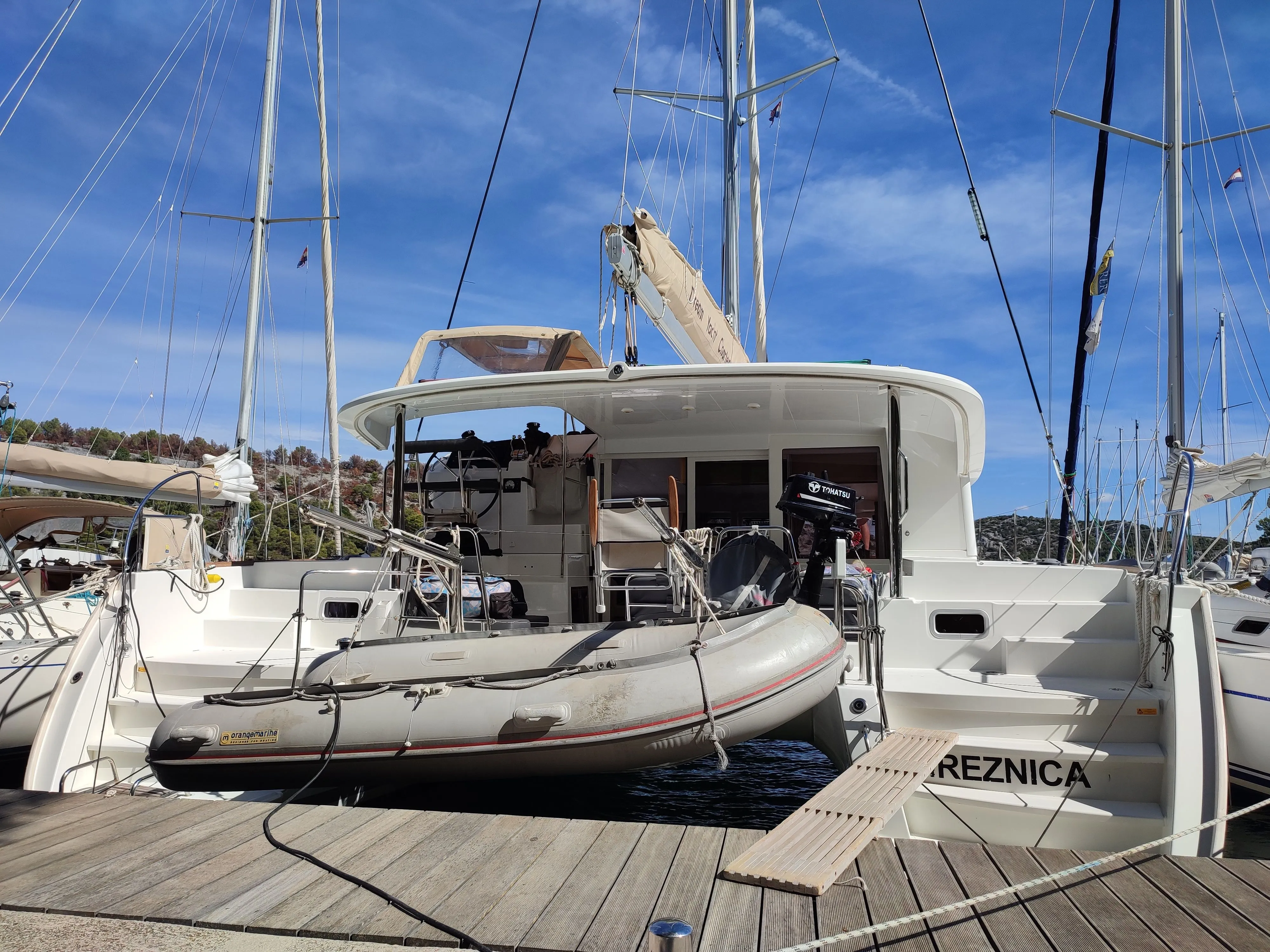 Mreznica Charter Boat
