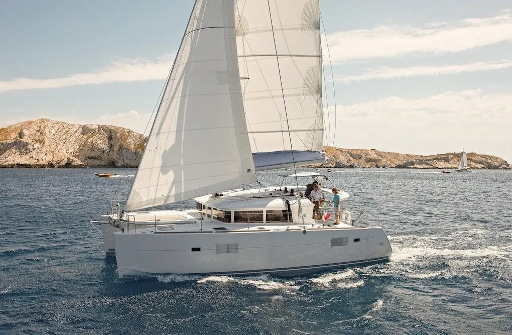 Boot - 12m Volos Lagoon 400 S2 Catamaran Hire
