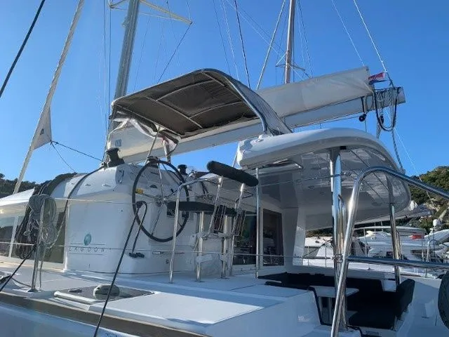 Rent a 11.97m Catamaran in Primošten