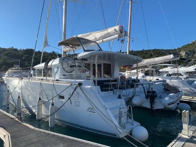 Victoria Charterboot - 3