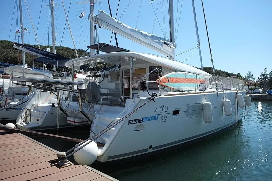 Explore Pula on a 11.97m Rental Catamaran Lagoon 400 S2