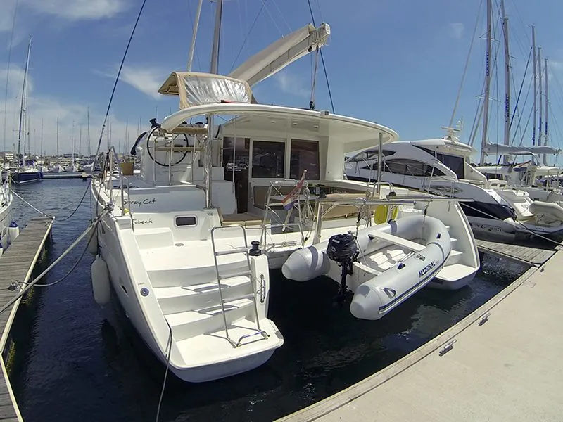 Explore Šibenik on a 11.97m Rental Catamaran