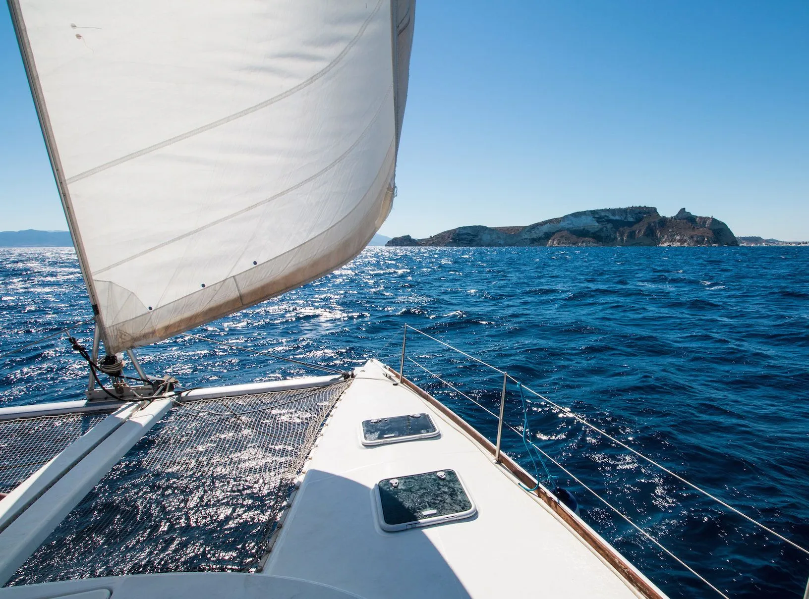 Charter a 12.5m Lagoon 410 S2 in Cagliari
