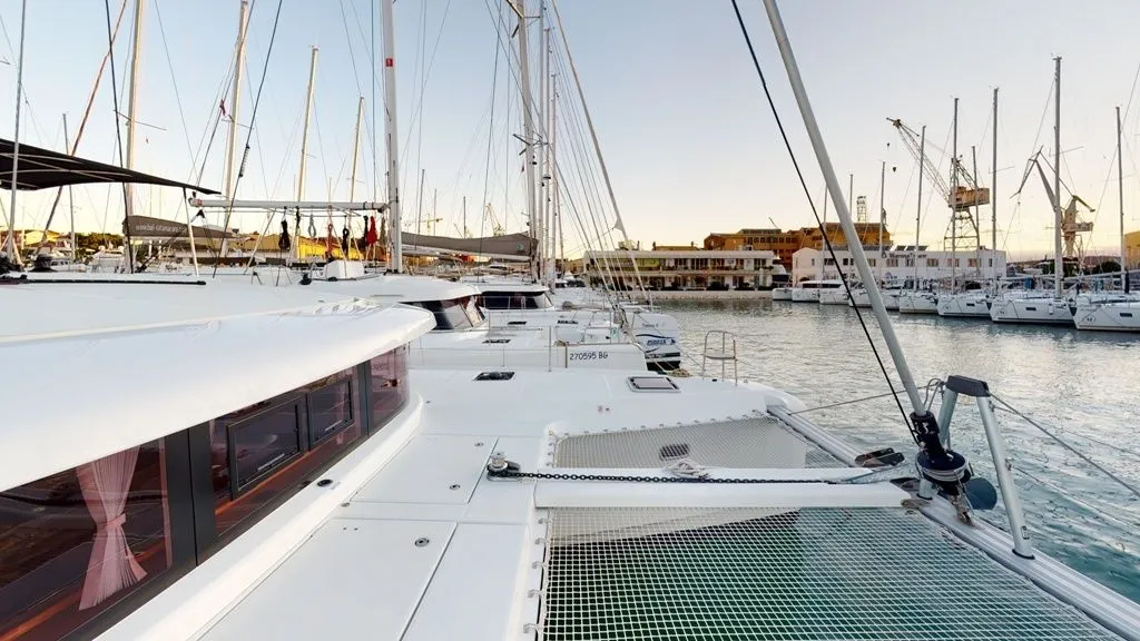 Air Wave Charter Boat