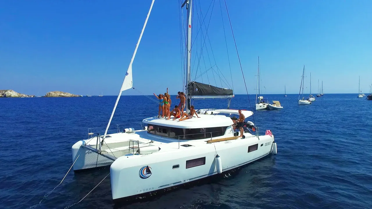 Charter a 12.8m Boat in Palermo