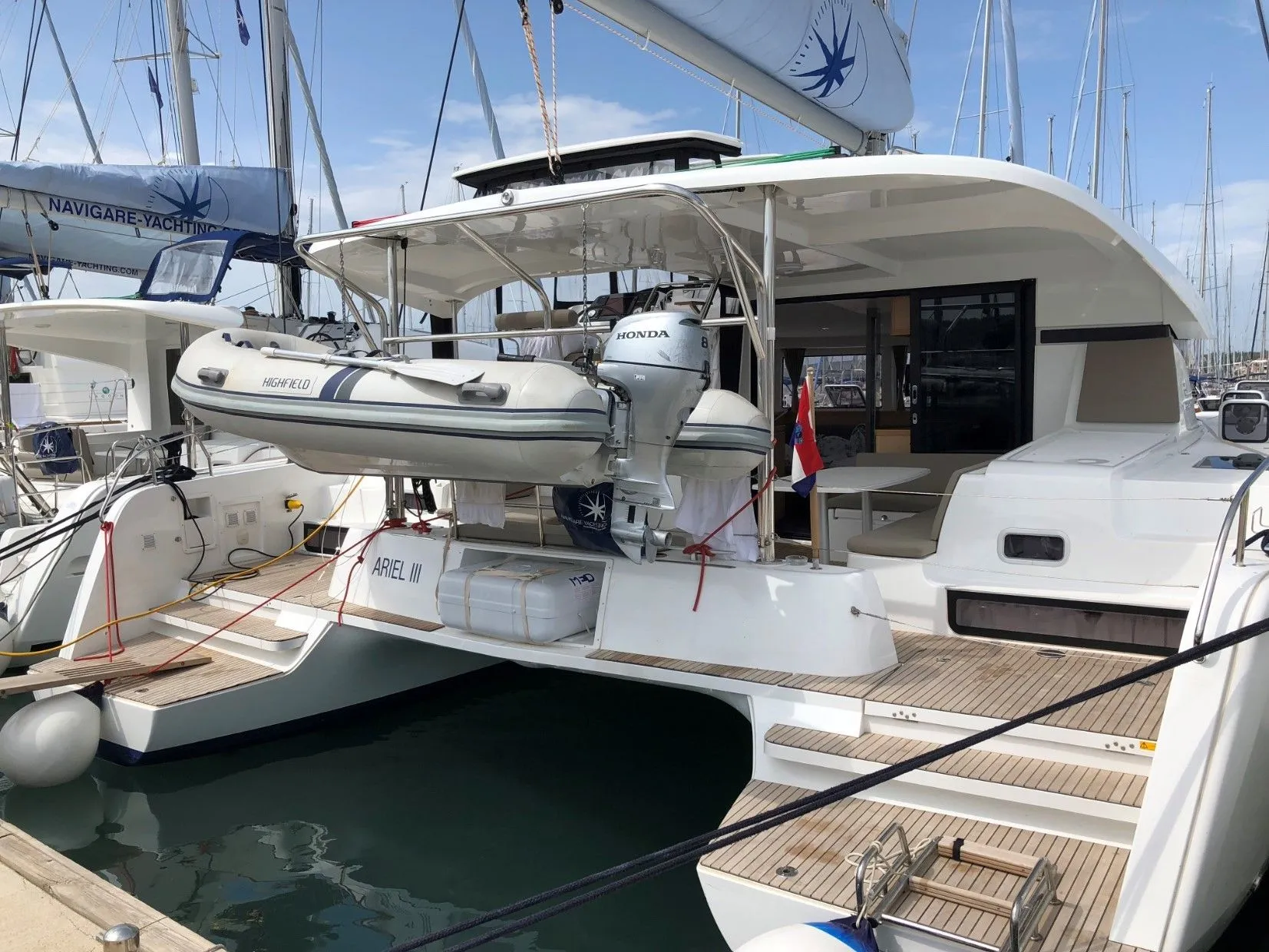 Ariel 3 Charter Boat