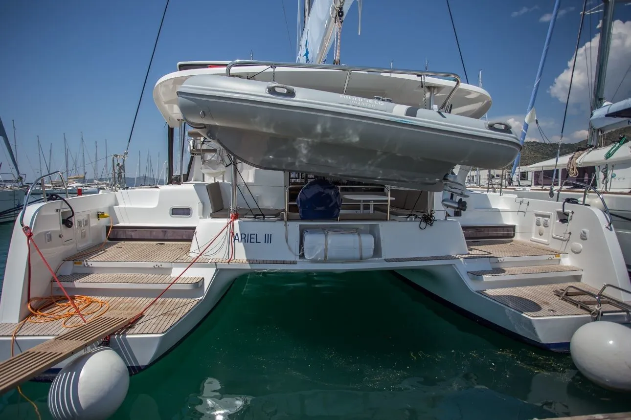 Rent a 12.8m Lagoon 42 Catamaran in Elliniko
