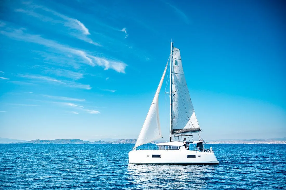 Beauty L Charter Boat - 3