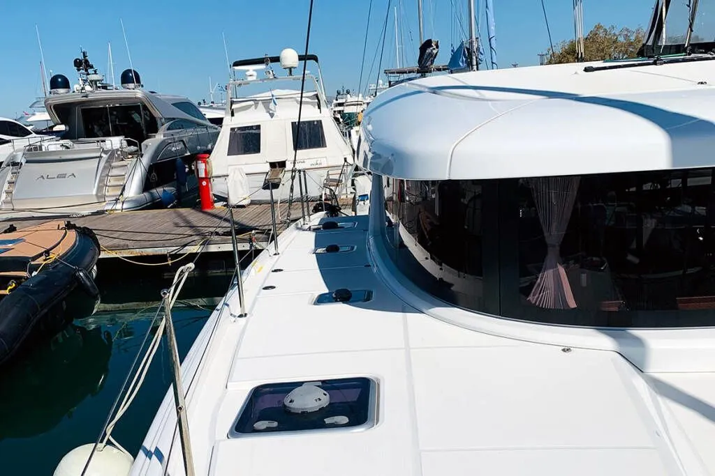 Burguesinha Charter Boat