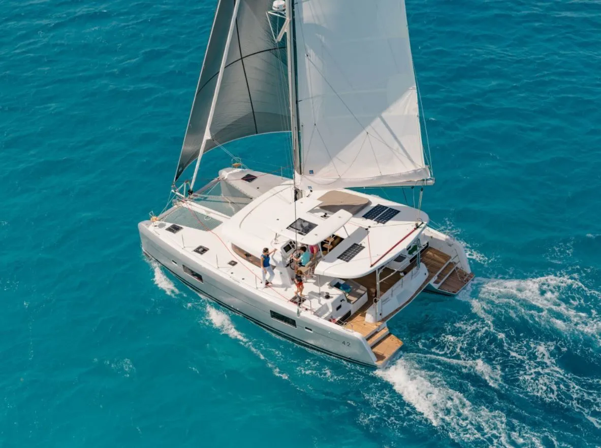 Explore Angra dos Reis on a 12.08m Rental Lagoon 42