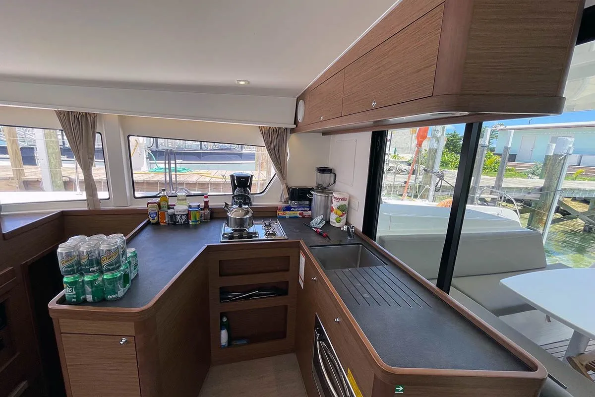 C'est Bon Charter Boat