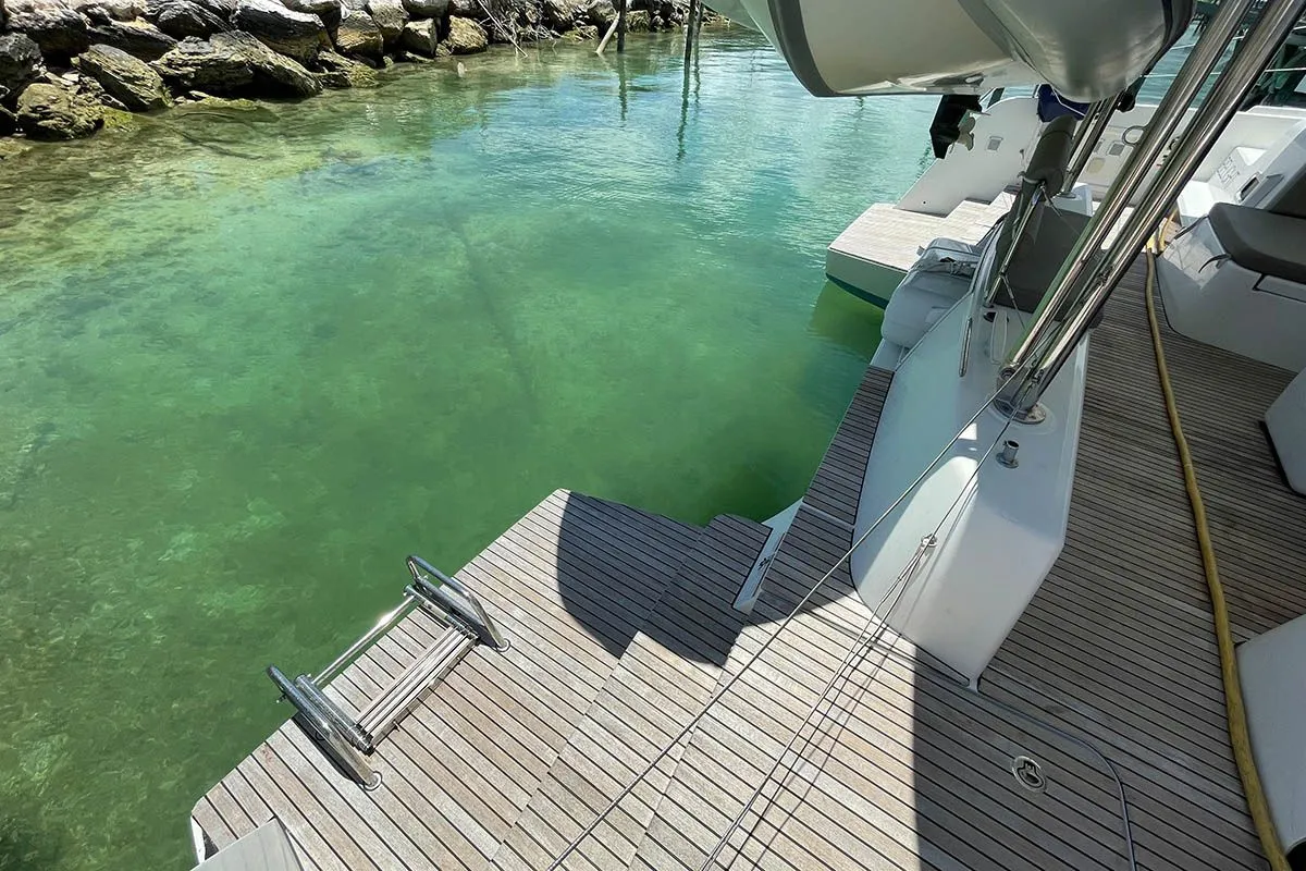 C'est Bon Charter Boat