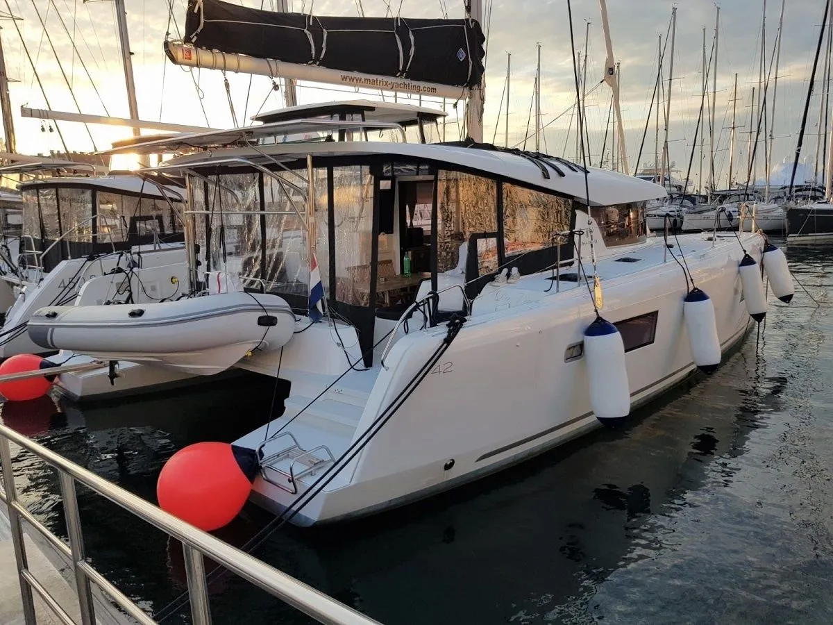 Charter a 12.8m Catamaran in Zadar