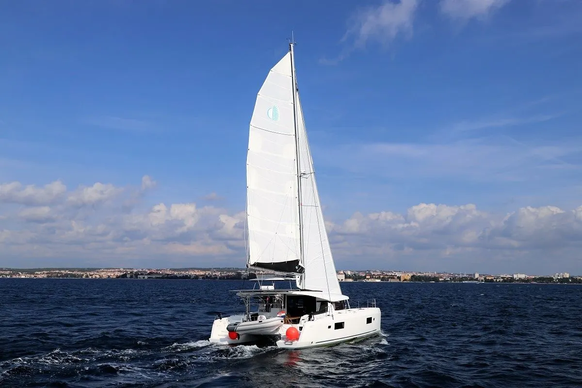 Charter a 12.8m Catamaran in Zadar