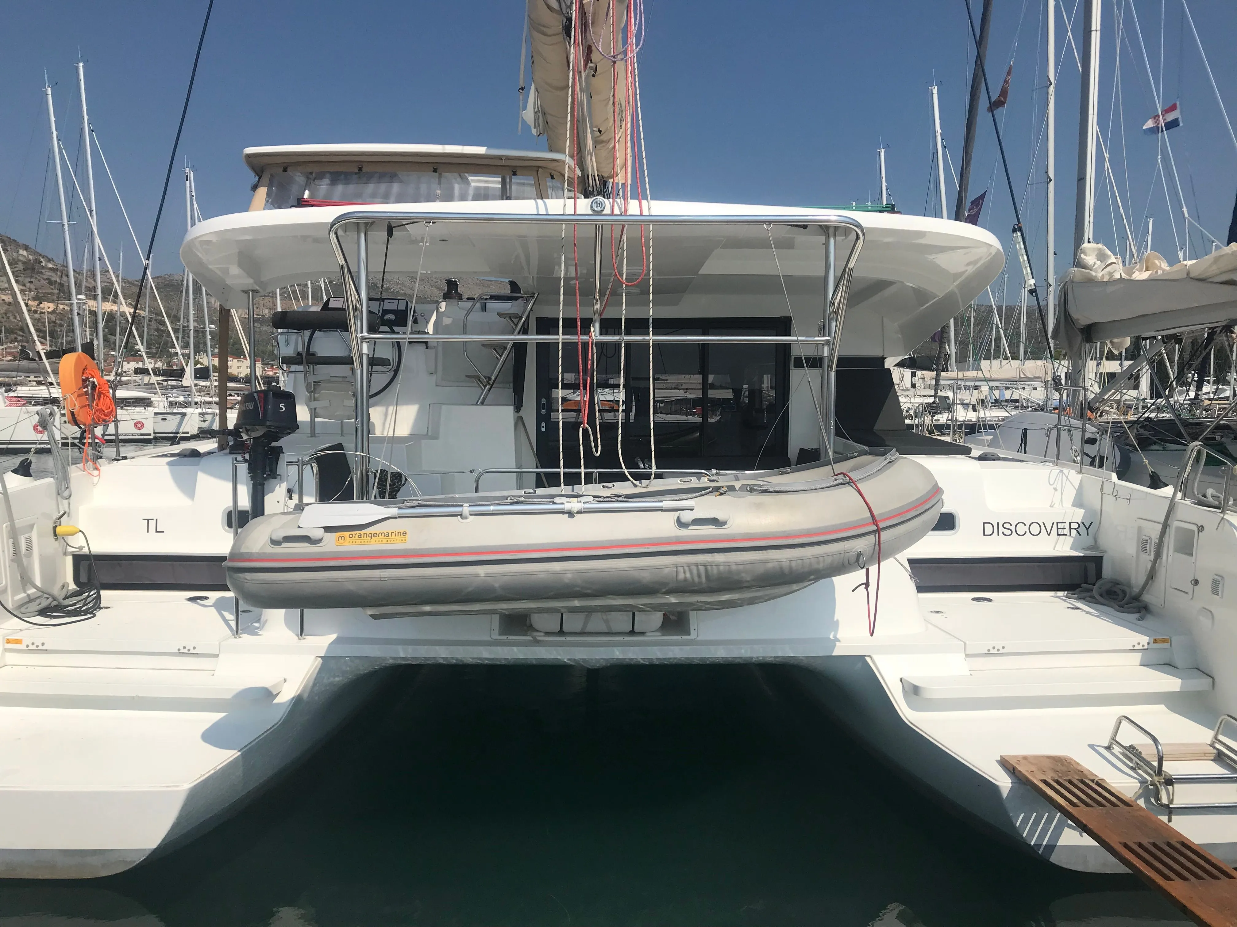 Charter a 12.8m Lagoon 42 Catamaran in Zaton