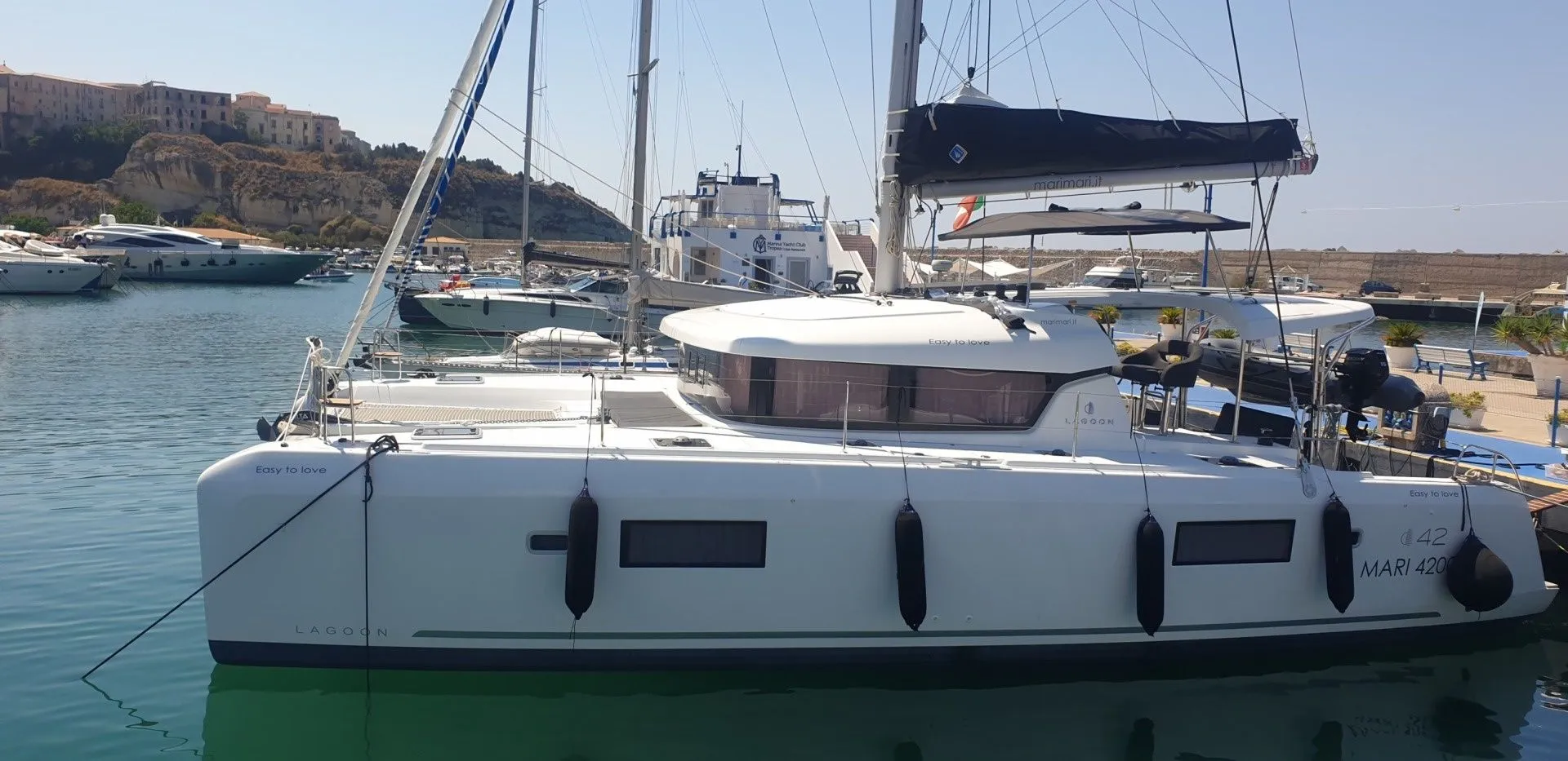 Rent a 12.8m Lagoon 42 Catamaran in Tropea