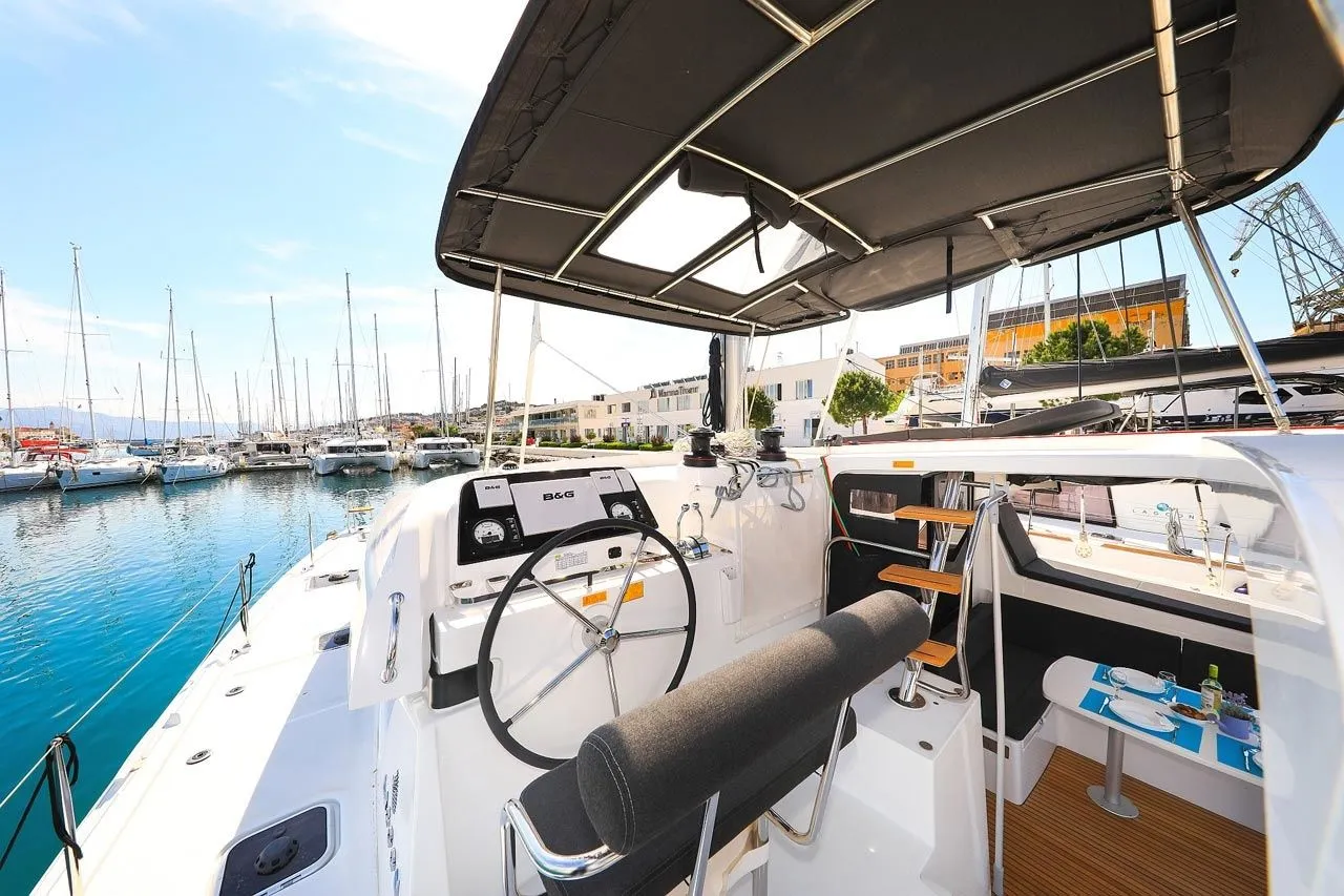 Trogir 12.8m Katamaran Kiralık
