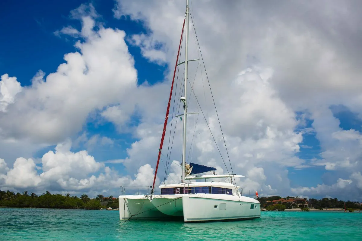 Rent a 12.8m Boat in Puerto Aventuras