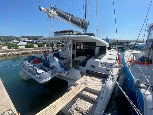 Charter a 12.8m Lagoon 42 in Sukosan
