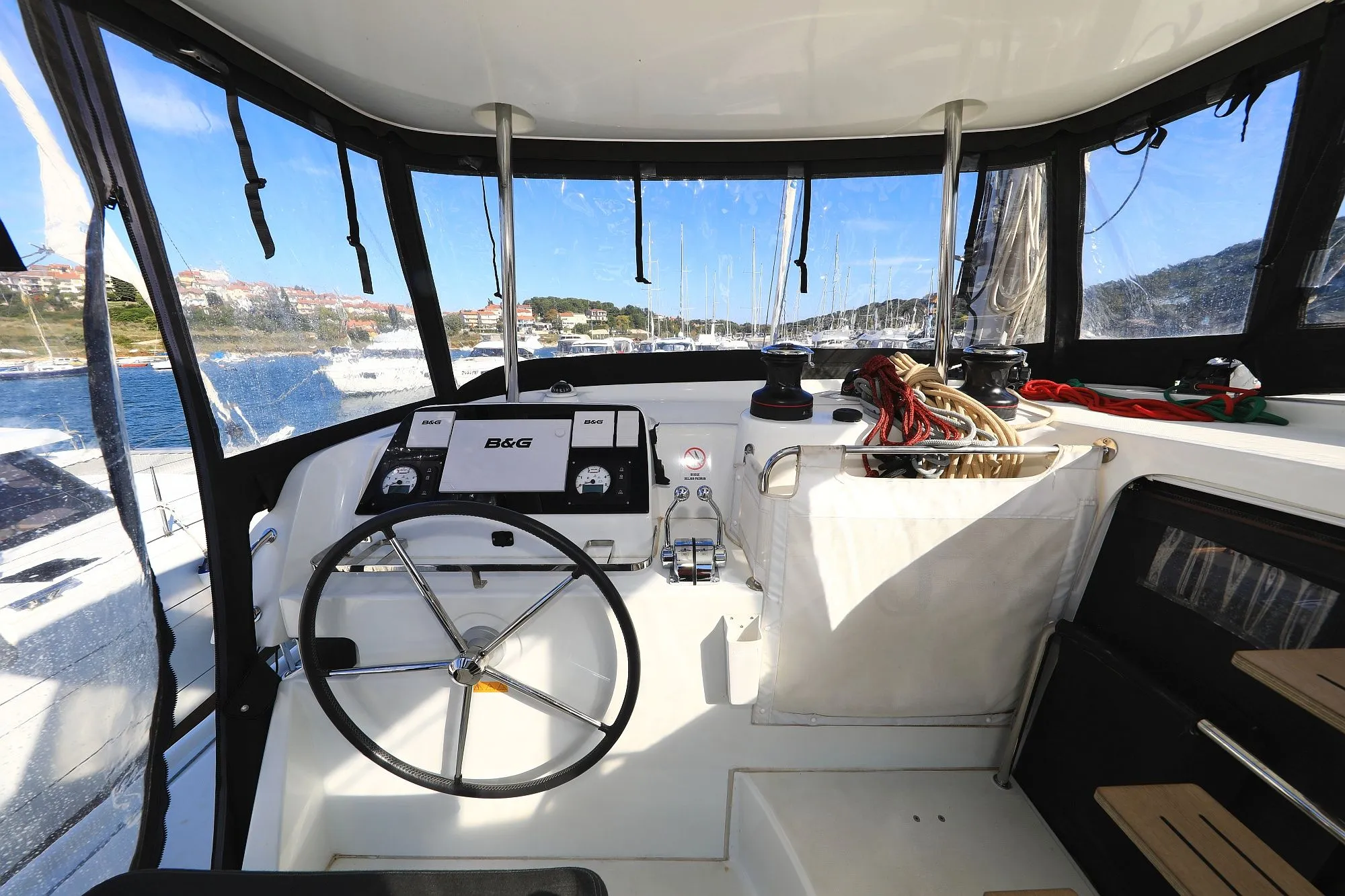 Charter a 12.94m Catamaran in Pula