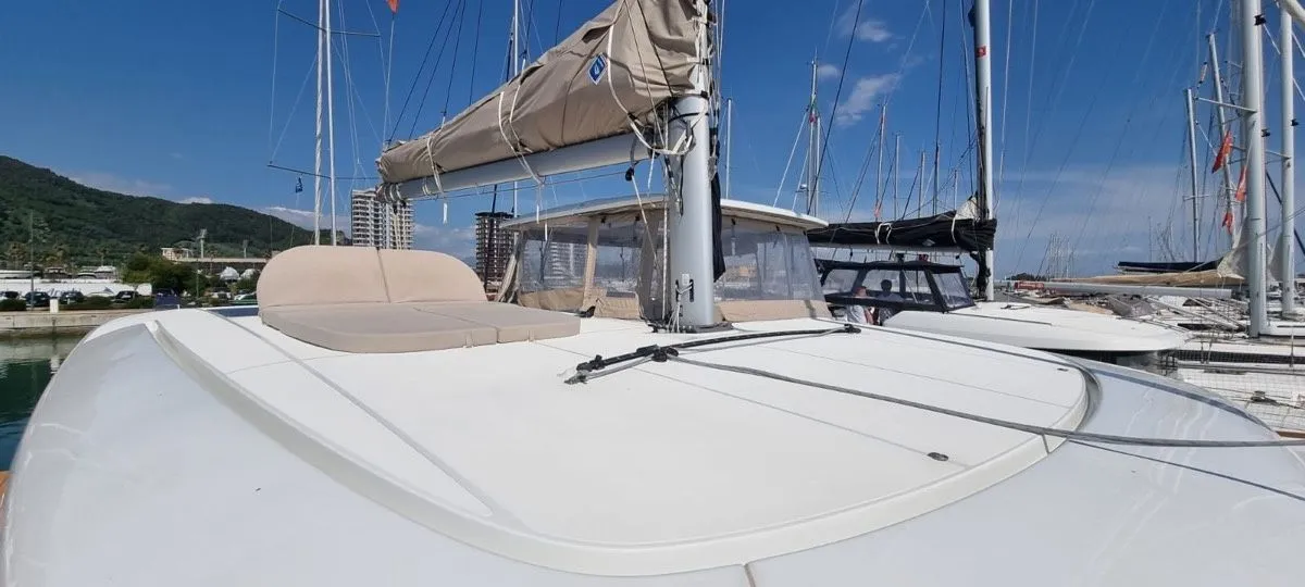 Gamma Leonis Charter Boat