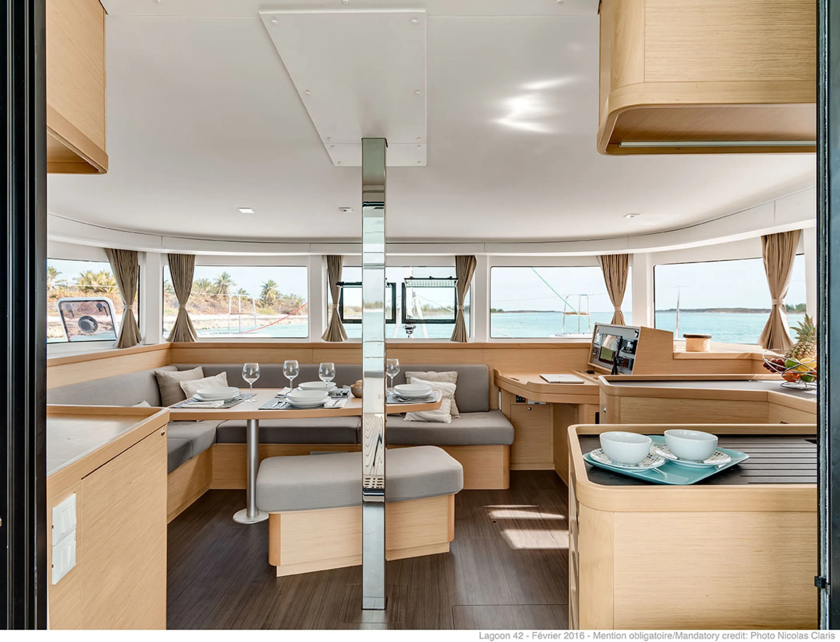 Charter a 12.8m Lagoon 42 Catamaran in Le Marin