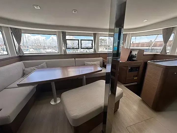 Le Petit Sable Charter Boat