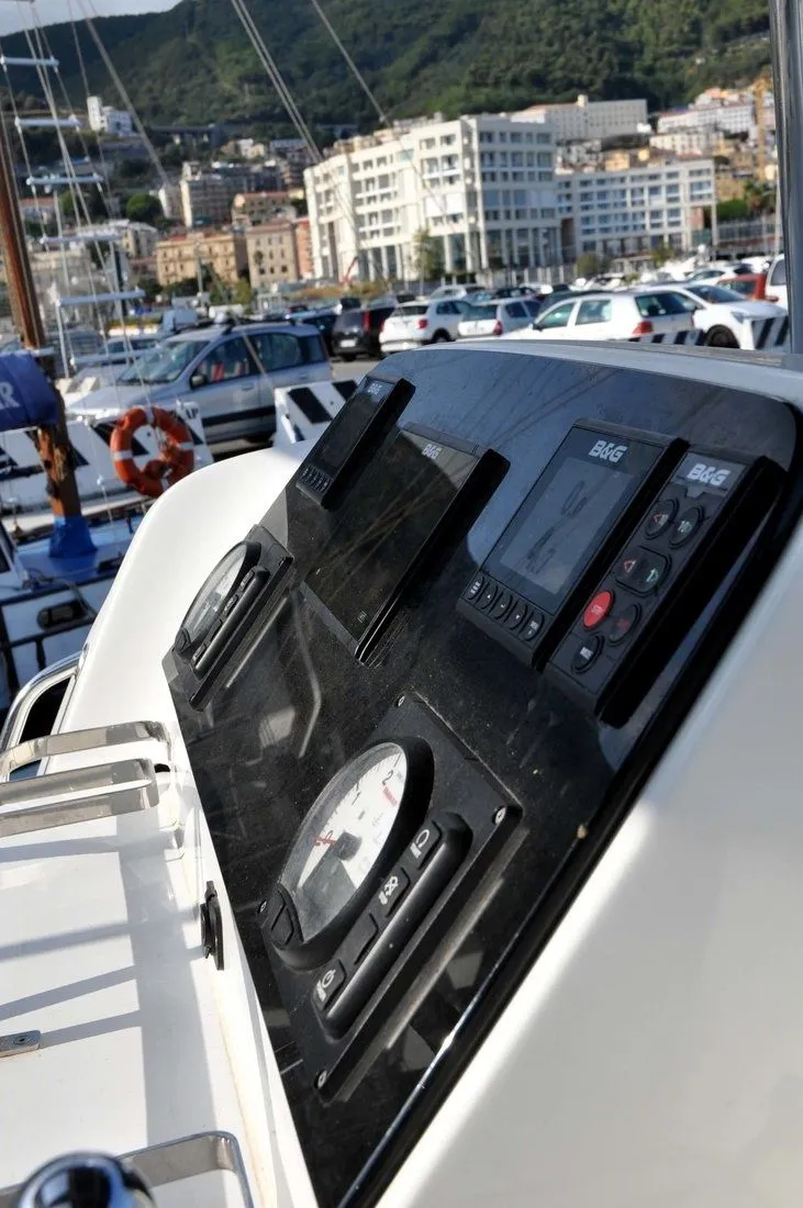Rent a 12.8m Boat in Salerno