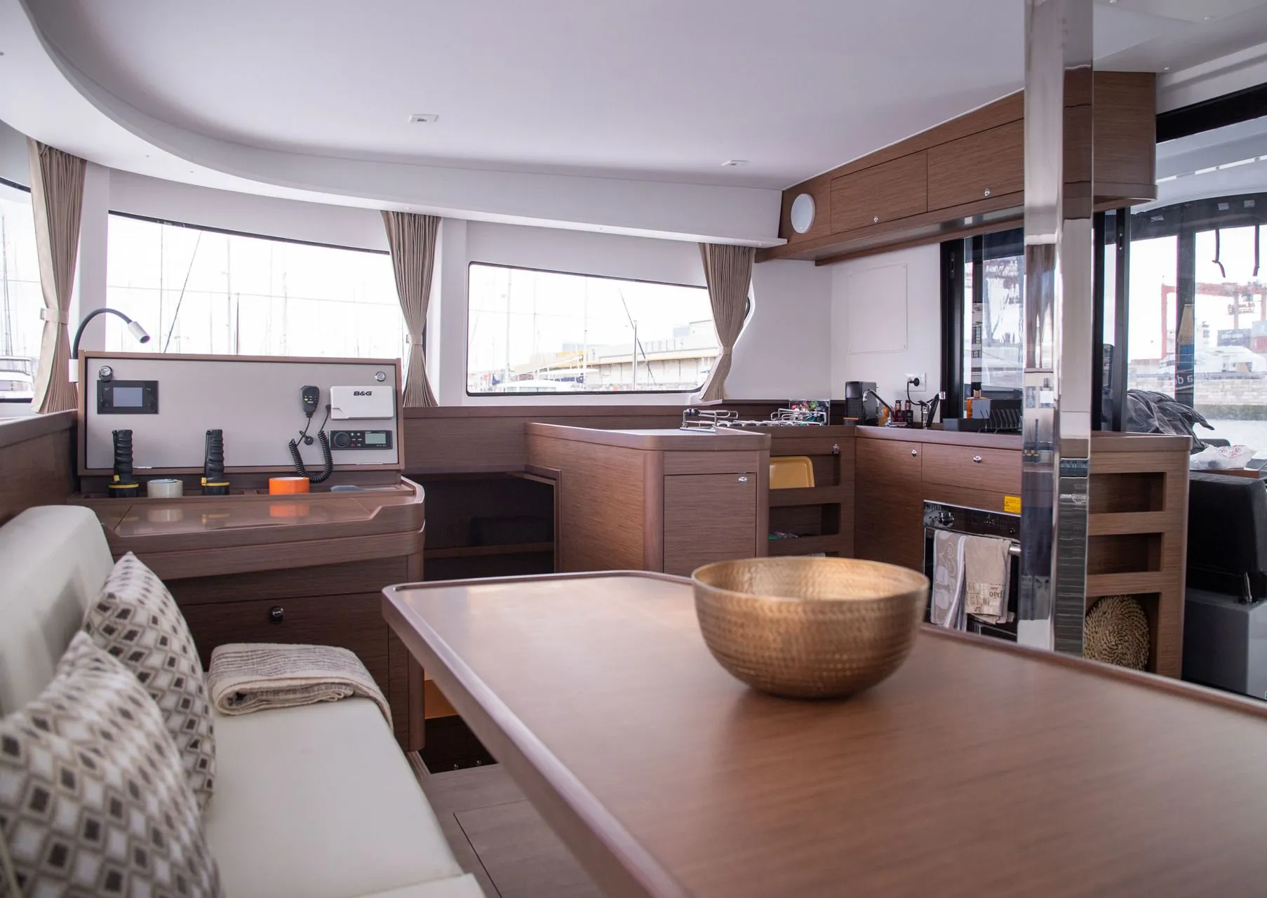 Tidima Charter Boat