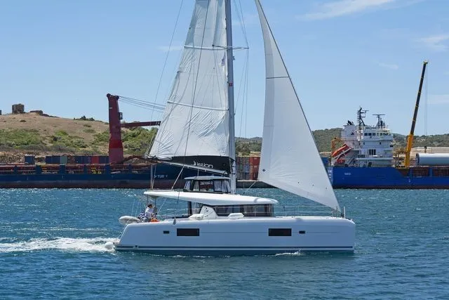 Marou Charter Boat