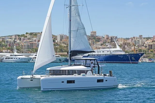 Charter a 12.8m Lagoon 42 in Skiathos Town