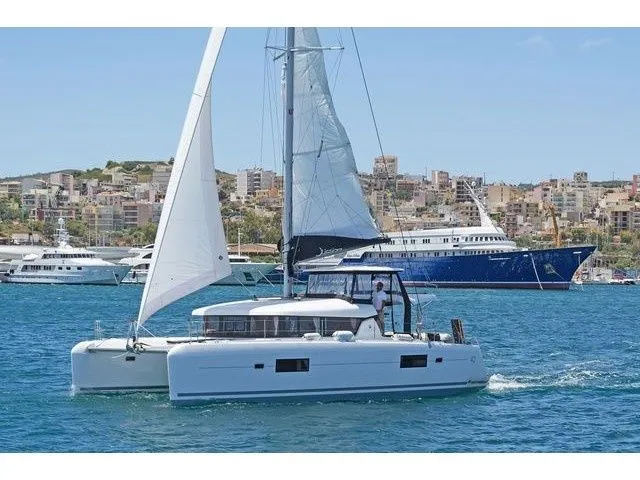 Charter a 12.8m Lagoon 42 in Skiathos Town
