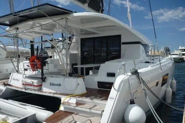 Maximus Charter Boat