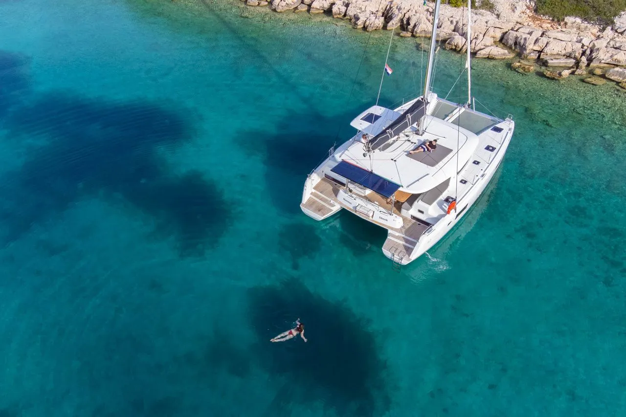 Maximus Charter Boat