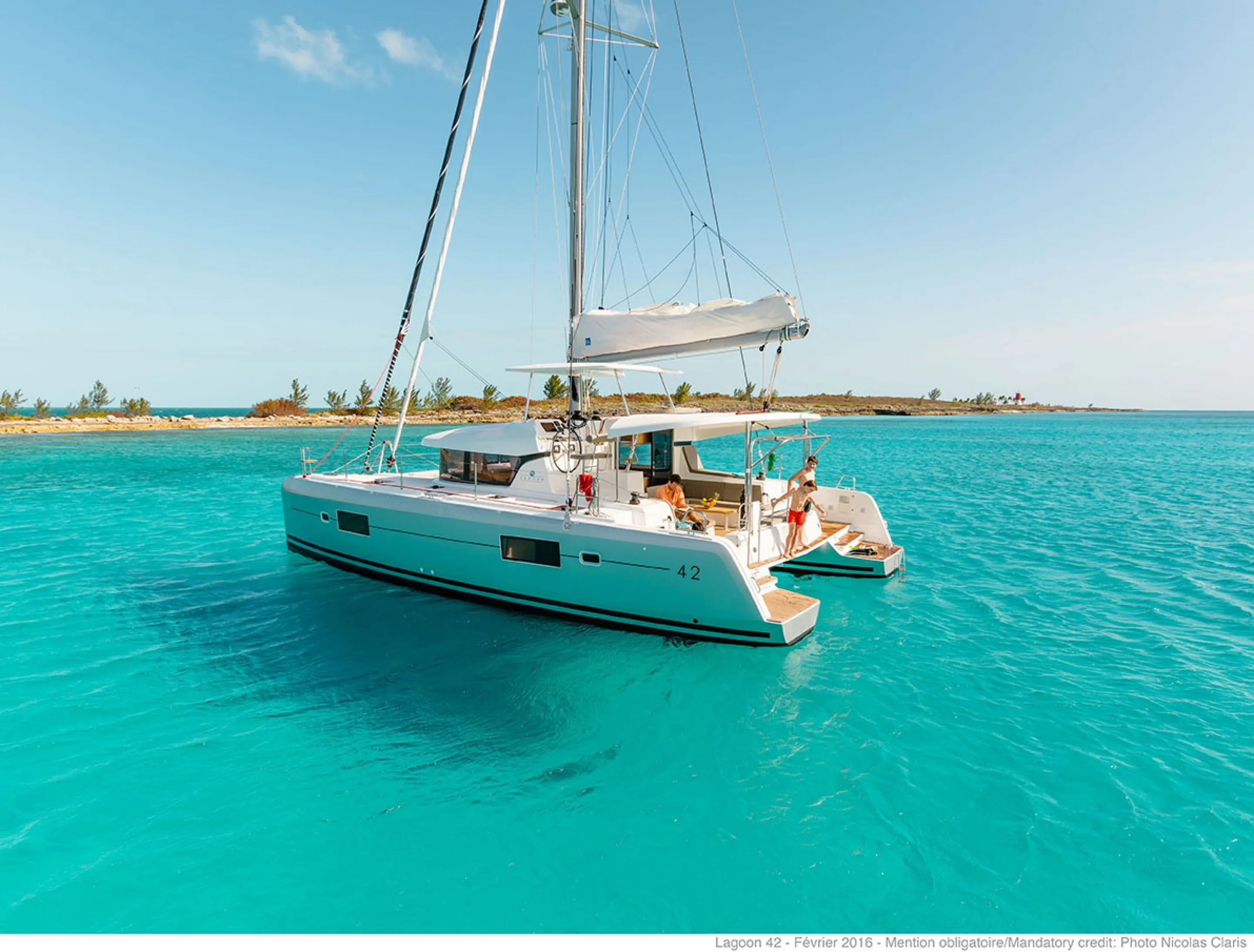 Charter a 13m Lagoon 42 Catamaran in Volos
