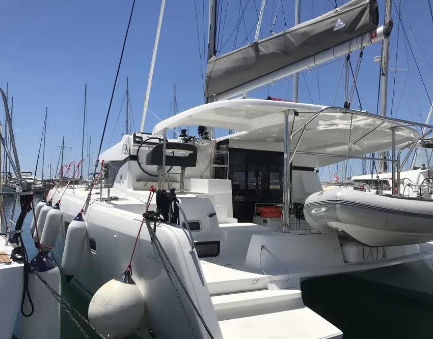 Boot - Charter a 12.9m Boat in Lefkada